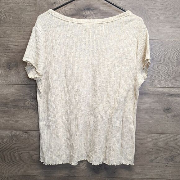 No Boundaries V-Neck Buttoned Top Women's Plus Size XXL - Picture 6 of 6